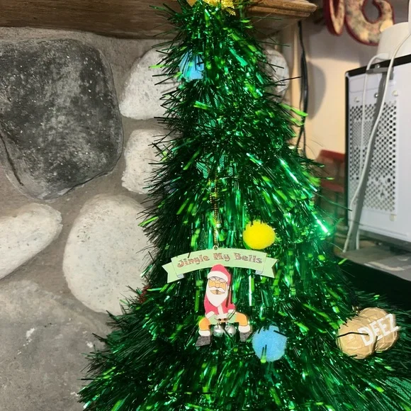 Christmas Tree hat ( or desktop tree) - Picture 7 of 8